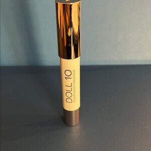 Doll10 Gold lip crayon